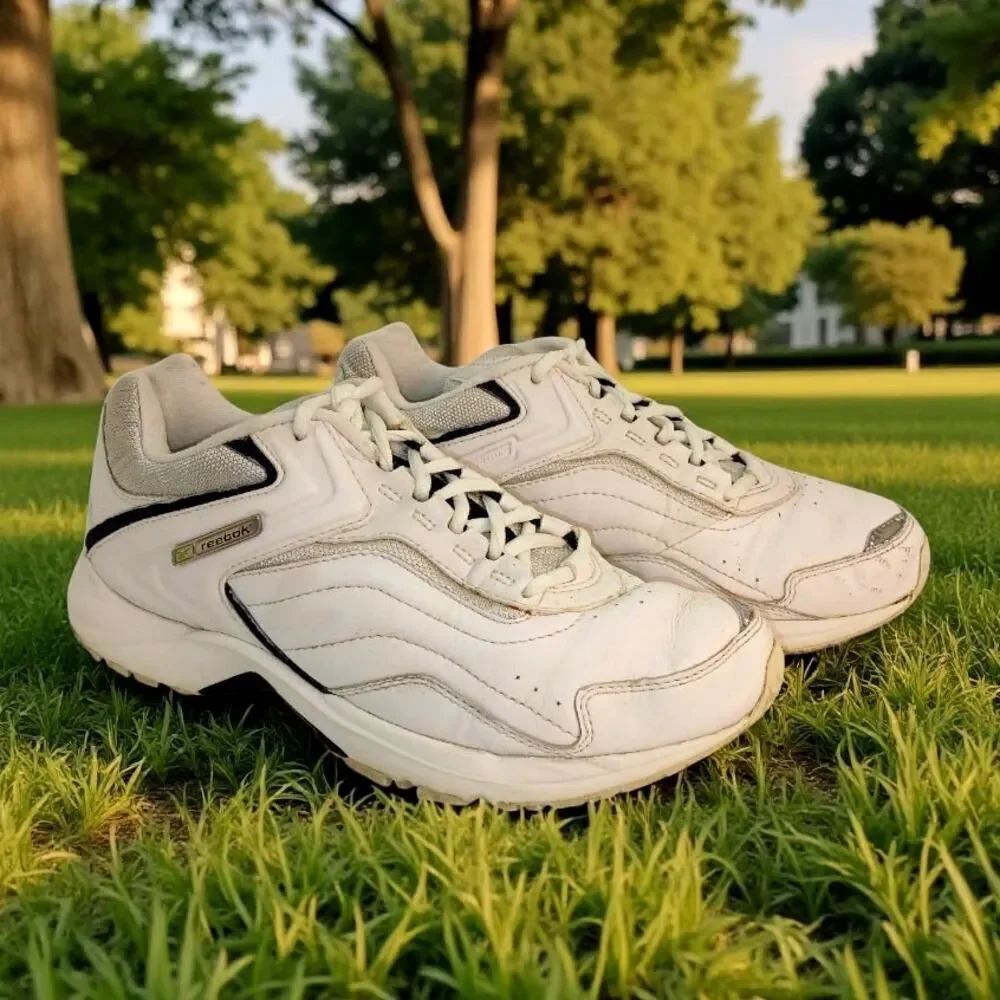 Reebok DMX Mens White Leather Walking Sneakers - Size 7.5